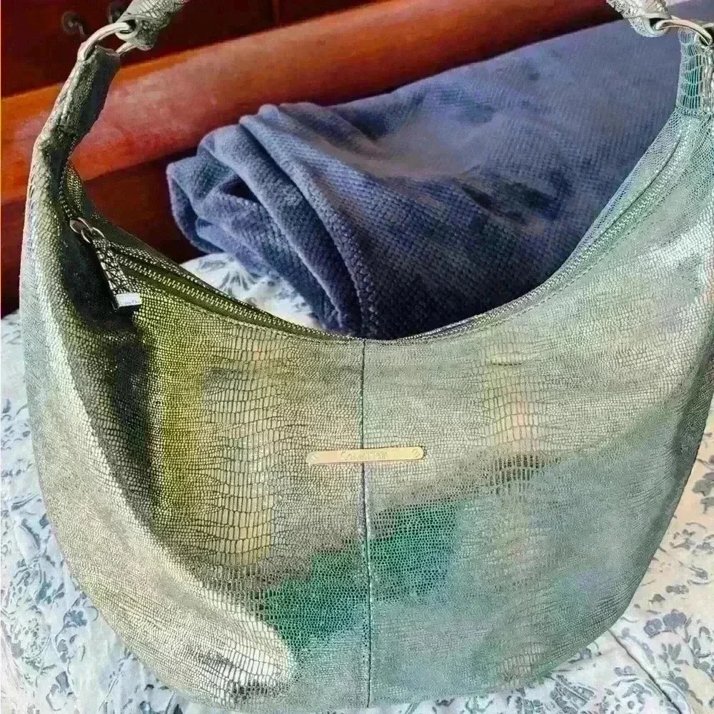 Calvin Klein shoulder purse like new - Picture 5 of 11